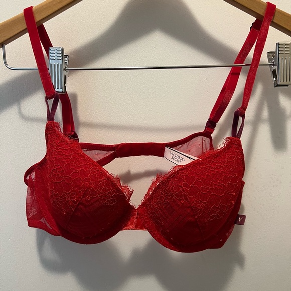 Victoria's Secret Red Lace Bra - Picture 1 of 4